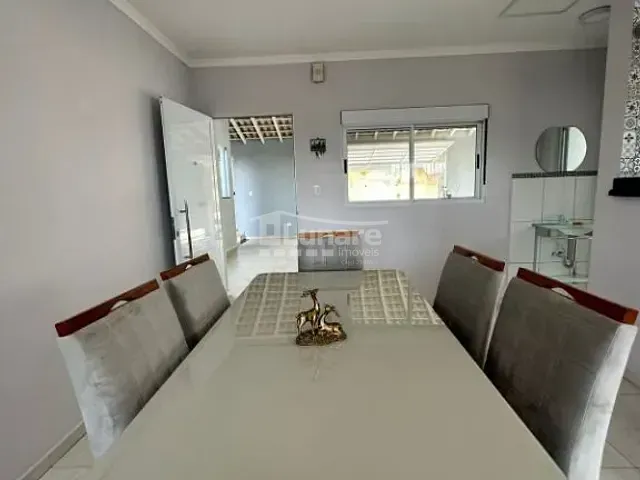 Casa com 500m² 3 quartos e 2 banheiros, à venda, no bairro Ajuda em Guararema