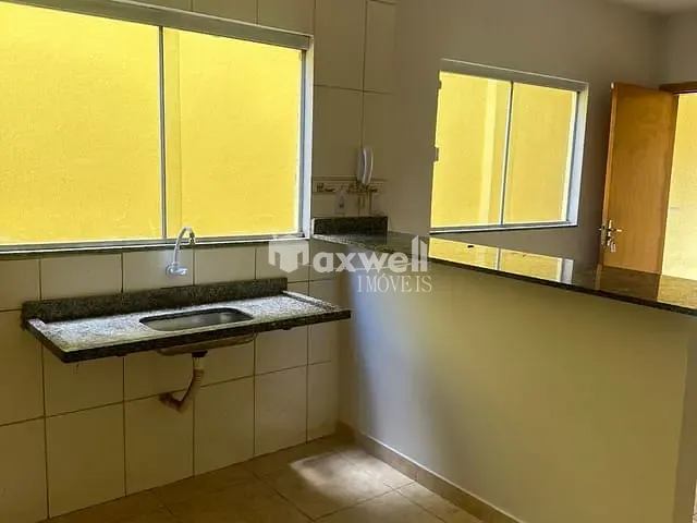 Casa 2 quartos e 1 banheiro, para alugar, no bairro Rosa dos Ventos em Aparecida de Goiânia