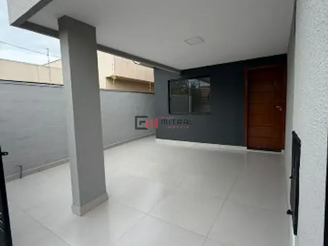 Casa 3 quartos e 2 banheiros, à venda, no bairro Santa Rita em Londrina