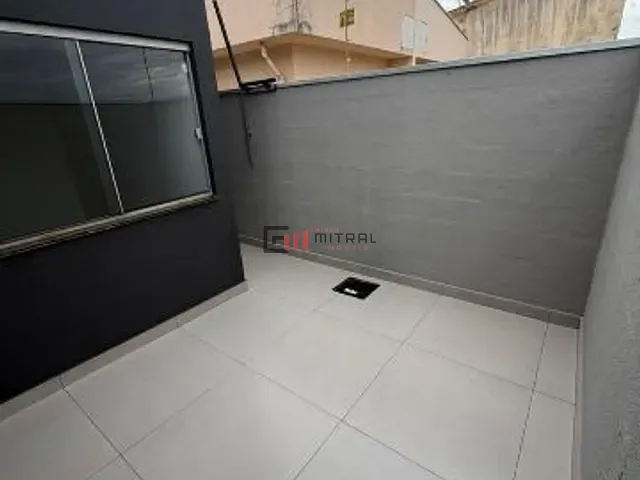 Casa 3 quartos e 2 banheiros, à venda, no bairro Santa Rita em Londrina