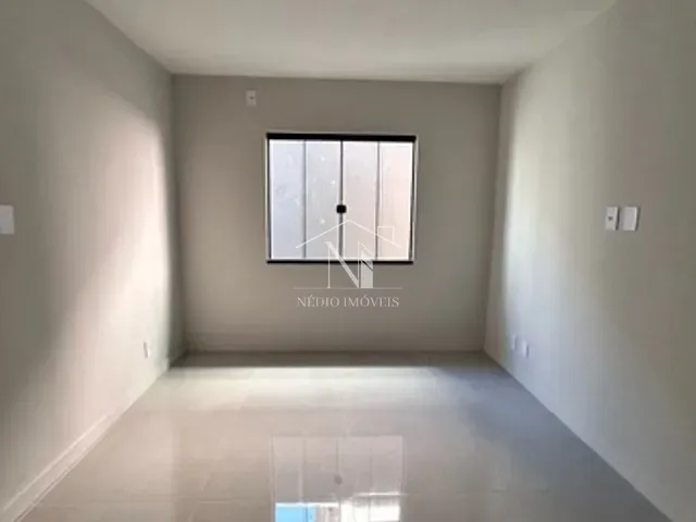Casa com 240m² 3 quartos e 2 banheiros, à venda, no bairro Ubatiba em Maricá