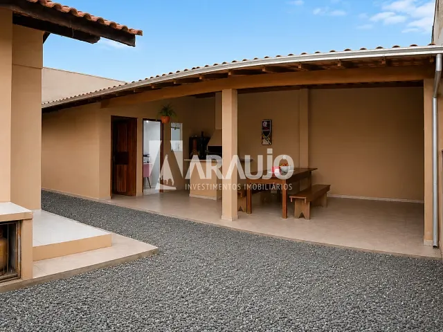 Casa com 207m² 2 quartos e 1 banheiro, à venda, no bairro Santa Regina em Itajaí