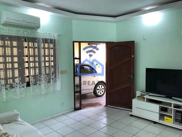 Casa com 360m² 3 quartos e 4 banheiros, à venda, no bairro Jardim Britânia em Caraguatatuba