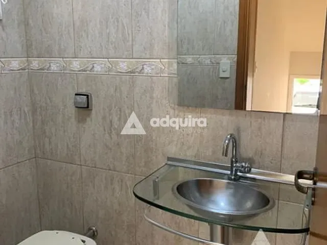 Casa com 500m² 4 quartos e 2 banheiros, à venda, no bairro Colônia Dona Luíza em Ponta Grossa