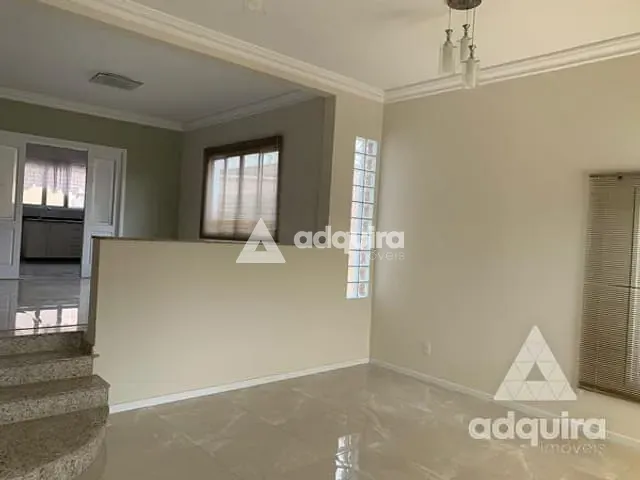 Casa com 500m² 4 quartos e 2 banheiros, à venda, no bairro Colônia Dona Luíza em Ponta Grossa