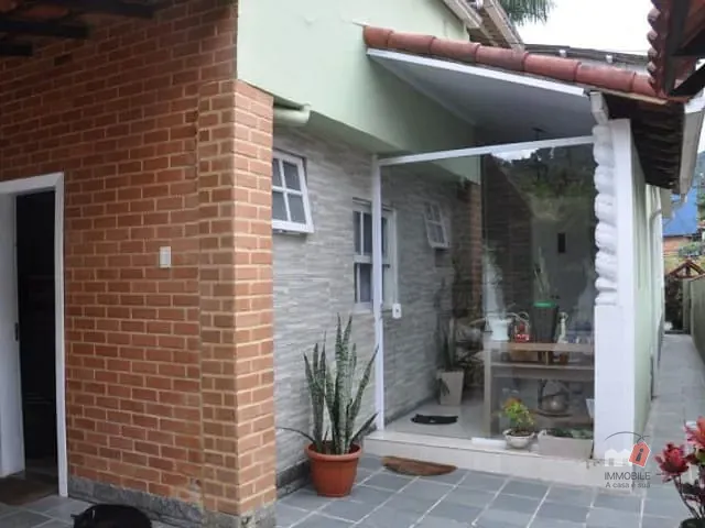 Casa com 500m², à venda, no bairro Duarte Silveira em Petrópolis