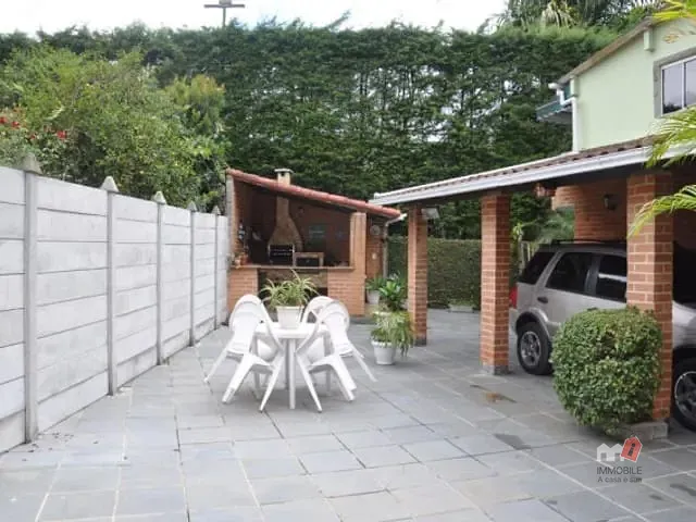 Casa com 500m², à venda, no bairro Duarte Silveira em Petrópolis