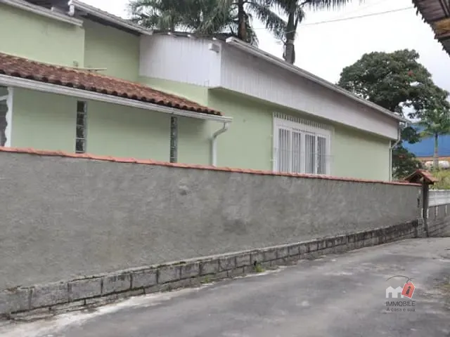 Casa com 500m², à venda, no bairro Duarte Silveira em Petrópolis