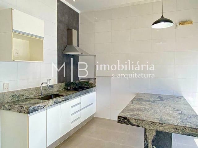 Casa com 476m² 6 quartos e 4 banheiros, à venda, no bairro Goiabeiras em Lavras