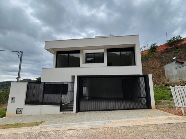 CASA RECÉM CONTRUIDA A VENDA