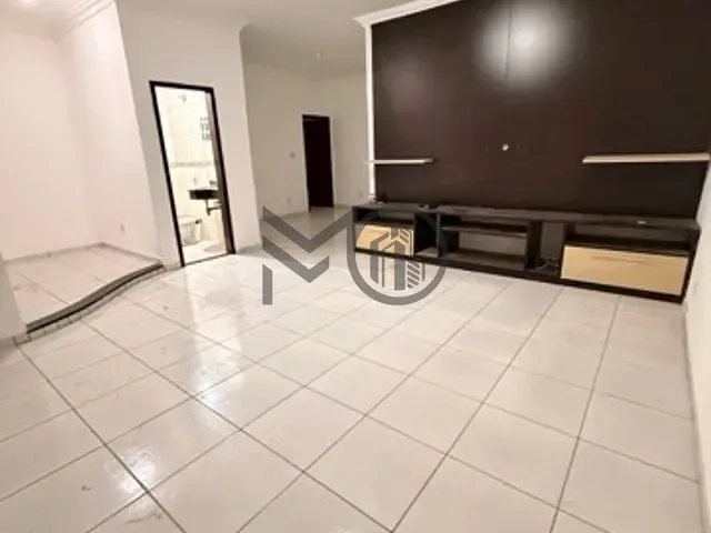 Casa com 450m² 5 quartos e 5 banheiros, à venda, no bairro Jardim Itália em Cuiabá
