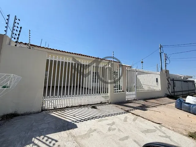 Casa com 450m² 5 quartos e 5 banheiros, à venda, no bairro Jardim Itália em Cuiabá