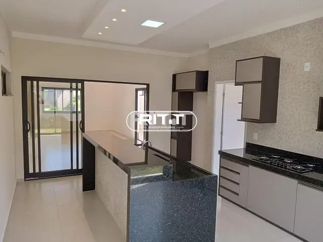 Casa com 300m² 3 quartos e 1 banheiro, à venda, no bairro Parque Brasil 500 em Paulínia
