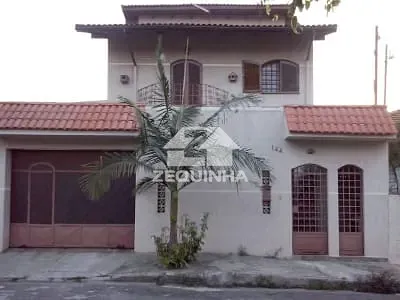 Casa, 4 quartos, 285 m² - Foto 1