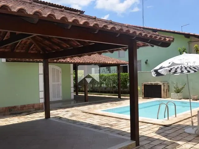 Casa com 435m² 4 quartos e 2 banheiros, à venda, no bairro Pendotiba em Niterói