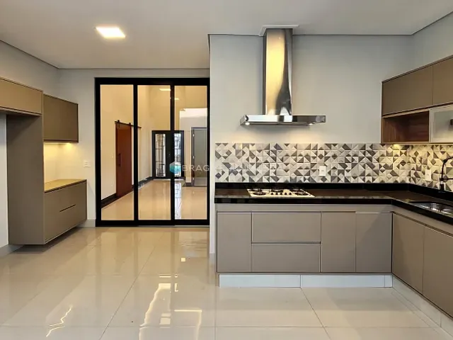 Casa com 276m² 3 quartos e 4 banheiros, à venda, no bairro Residencial Maria Júlia em São José do Rio Preto