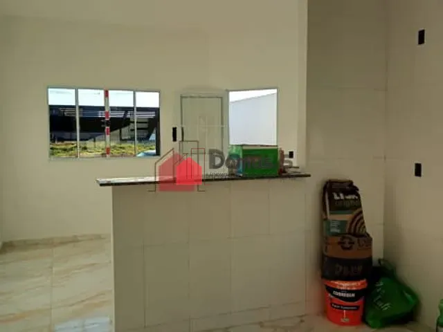 Casa à venda, no bairro Residencial e Comercial Portal dos Eucaliptos em Pindamonhangaba