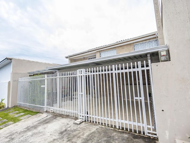 Casa com 260m² 2 quartos e 3 banheiros, à venda, no bairro Orleans em Curitiba