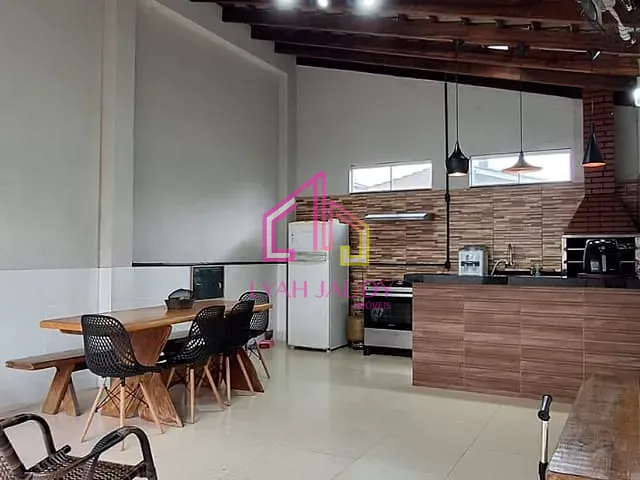 Casa com 184m² 3 quartos e 3 banheiros, à venda, no bairro Jardim Universitário em Cuiabá