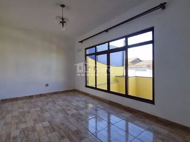 Casa com 257m² 3 quartos e 2 banheiros, à venda, no bairro Jardim Cintia em Mogi das Cruzes