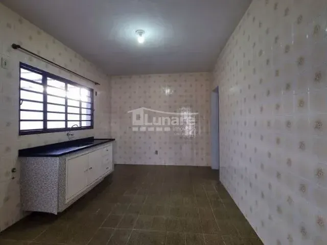 Casa com 257m² 3 quartos e 2 banheiros, à venda, no bairro Jardim Cintia em Mogi das Cruzes
