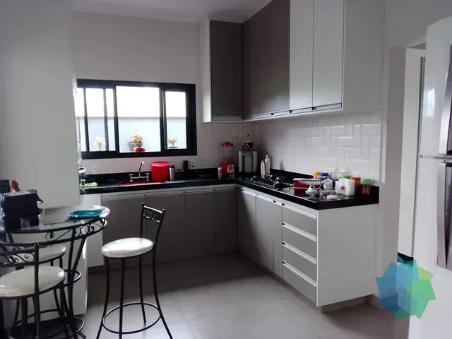 Casa com 309m² 3 quartos e 2 banheiros, à venda, no bairro Condomínio Lagos D'Icaraí em Salto