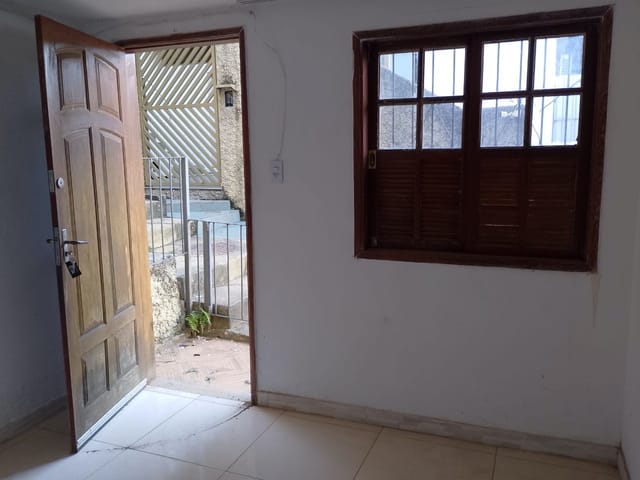 Kitnet 1 quarto e 1 banheiro, para alugar, no bairro Vila Domingos Lopes em Cataguases