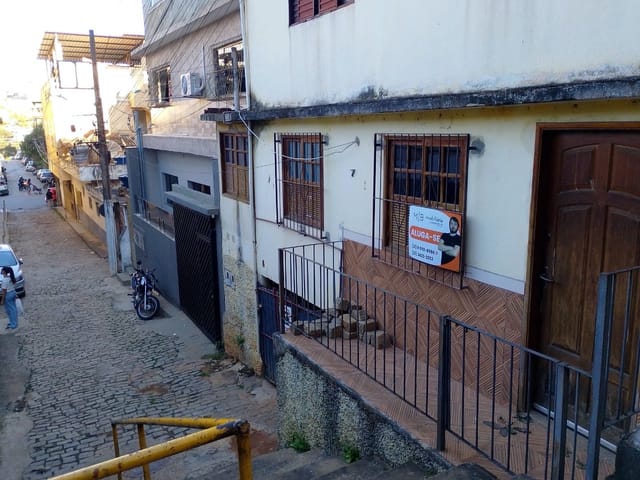 Kitnet 1 quarto e 1 banheiro, para alugar, no bairro Vila Domingos Lopes em Cataguases