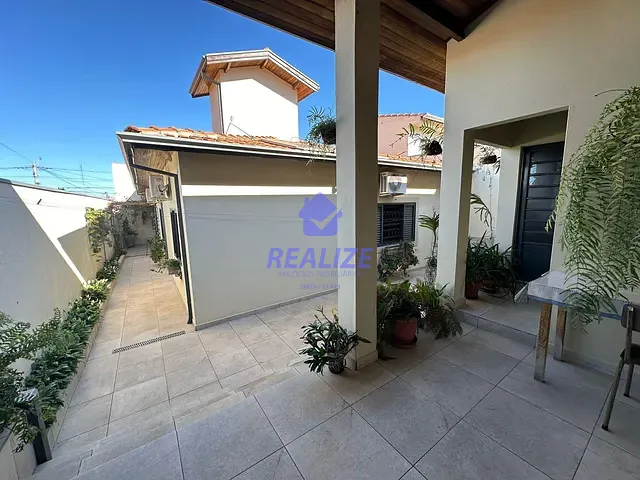 Casa com 300m² 3 quartos e 1 banheiro, à venda, no bairro Vila Casa Branca em Botucatu