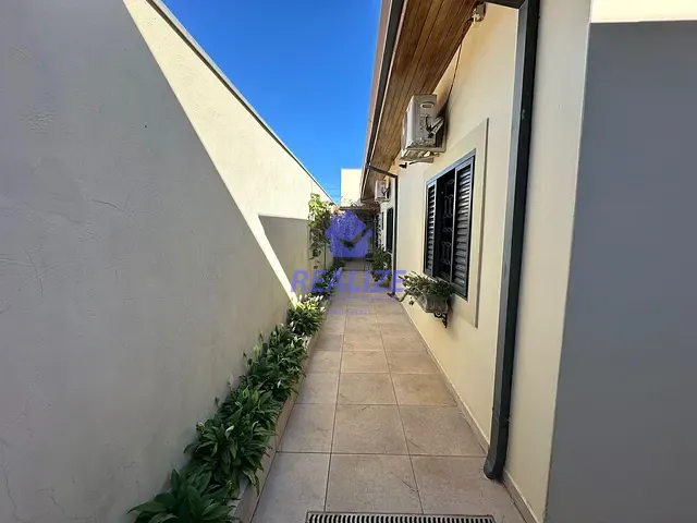 Casa com 300m² 3 quartos e 1 banheiro, à venda, no bairro Vila Casa Branca em Botucatu