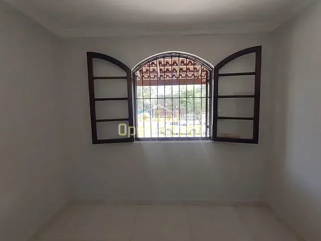 Casa com 200m² 3 quartos e 1 banheiro, à venda, no bairro Conforto em Volta Redonda