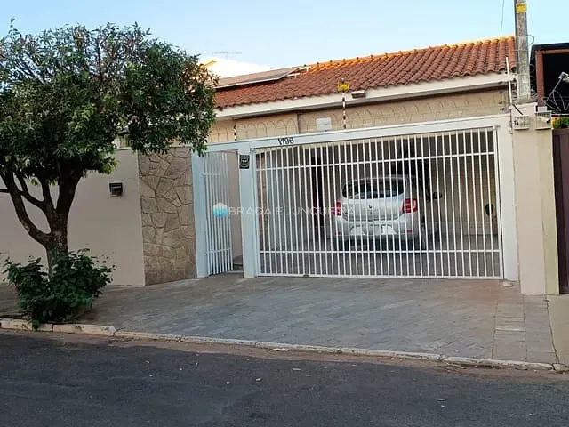 Casa com 210m² 3 quartos e 2 banheiros, à venda, no bairro Vila Anchieta em São José do Rio Preto