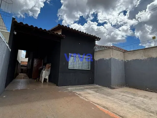Casa com 180m² 3 quartos e 2 banheiros, à venda, no bairro Jardim Florença em Aparecida de Goiânia