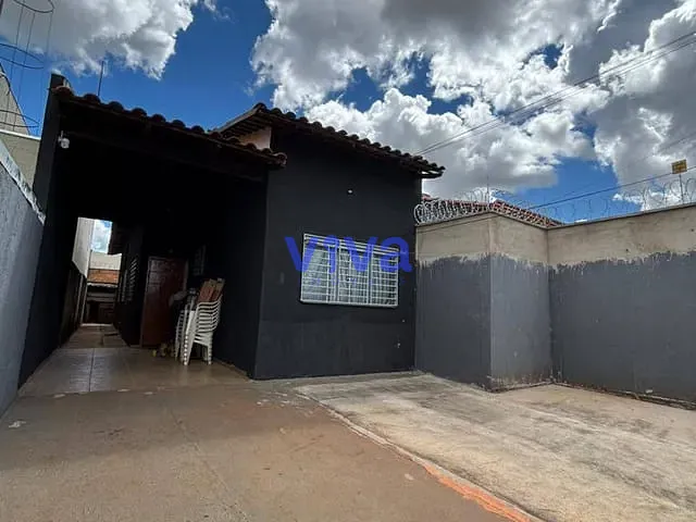Casa com 180m² 3 quartos e 2 banheiros, à venda, no bairro Jardim Florença em Aparecida de Goiânia