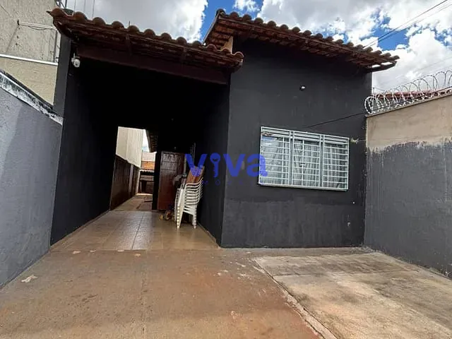 Casa com 180m² 3 quartos e 2 banheiros, à venda, no bairro Jardim Florença em Aparecida de Goiânia