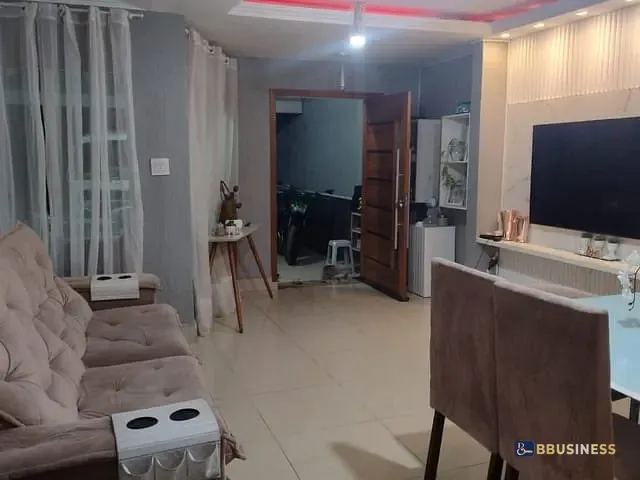 Casa com 162m² 3 quartos e 1 banheiro, à venda, no bairro Parque Novo Jockey em Campos dos Goytacazes