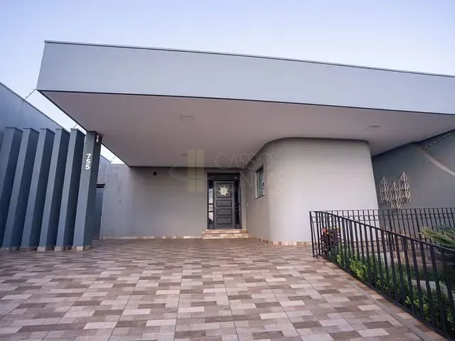 Casa com 510m² 4 quartos e 4 banheiros, à venda, no bairro Vila Franko em Apucarana