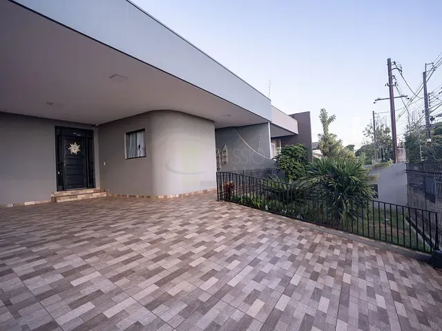 Casa com 510m² 4 quartos e 4 banheiros, à venda, no bairro Vila Franko em Apucarana