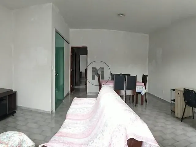 Casa com 300m², à venda, no bairro Residencial Nino em Guaratinguetá