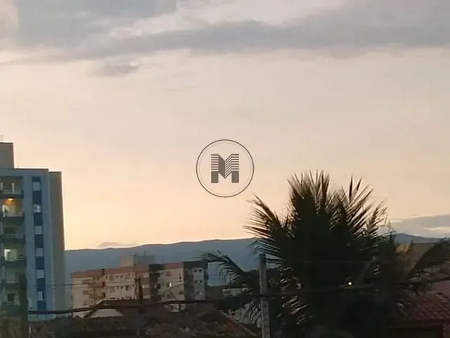 Casa com 300m², à venda, no bairro Residencial Nino em Guaratinguetá