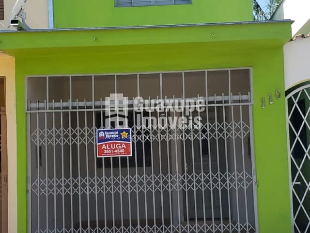 Foto do Casa - Sobrado com dois quartos e um banheiro, garagem para um carro e quintal nos fundos.
Próximo a Avenida principal, local privilegiado. | Guaxupé Imóveis Ltda