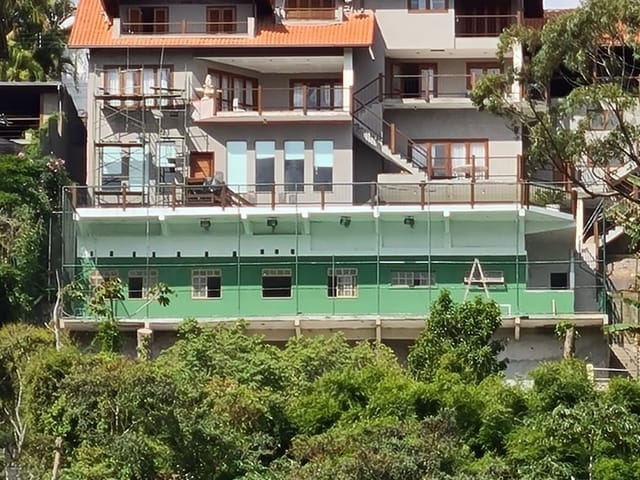 Casa com 998m² 7 quartos e 1 banheiro, à venda, no bairro Centro em Petrópolis