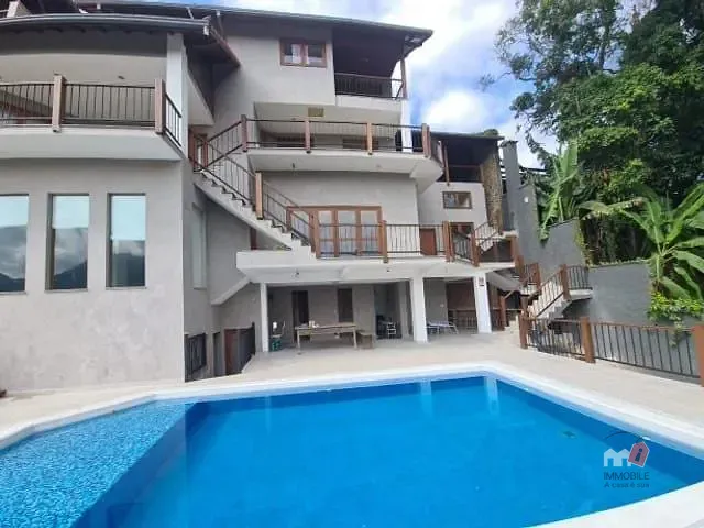 Casa com 998m² 7 quartos e 1 banheiro, à venda, no bairro Centro em Petrópolis