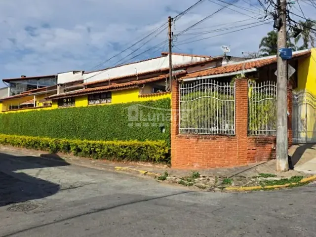 Casa com 179m² 3 quartos e 2 banheiros, à venda, no bairro Mogi Moderno em Mogi das Cruzes