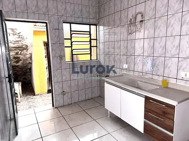 Casa com 45m² 1 quarto e 1 banheiro, para alugar, no bairro Jardim Bom Retiro em Valinhos