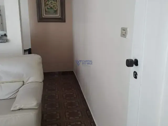 Casa com 215m² 2 quartos e 1 banheiro, à venda, no bairro Conjunto Residencial Trinta e Um de Março em São José dos Campos
