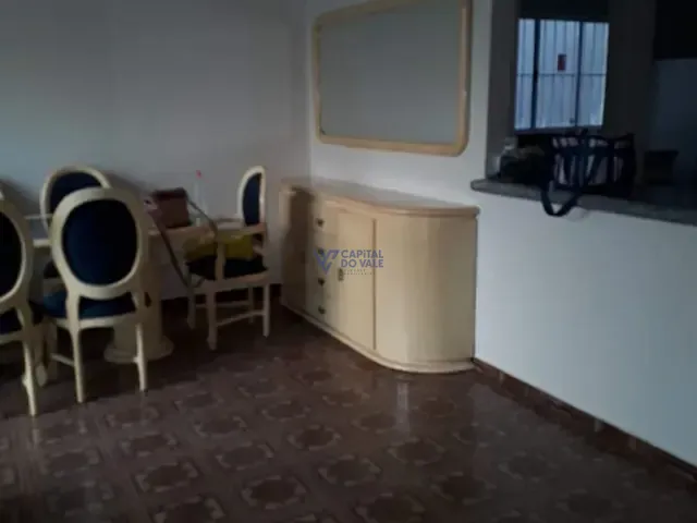 Casa com 215m² 2 quartos e 1 banheiro, à venda, no bairro Conjunto Residencial Trinta e Um de Março em São José dos Campos