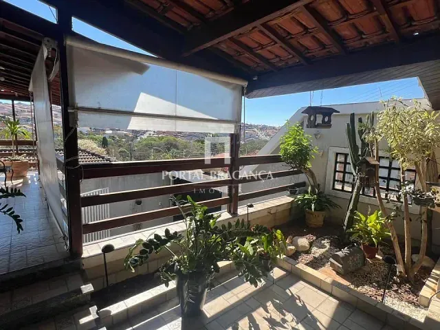 Casa com 350m² 3 quartos e 5 banheiros, à venda, no bairro Jardim Europa em Bragança Paulista
