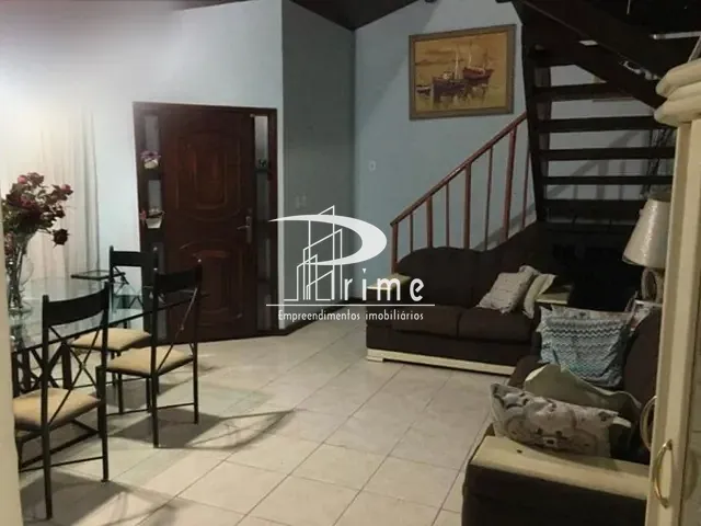 Casa com 420m² 3 quartos e 2 banheiros, à venda, no bairro Itaipu em Niterói