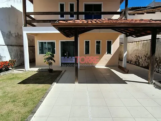 Casa 4 quartos e 2 banheiros, à venda, no bairro São Francisco em Ilhéus